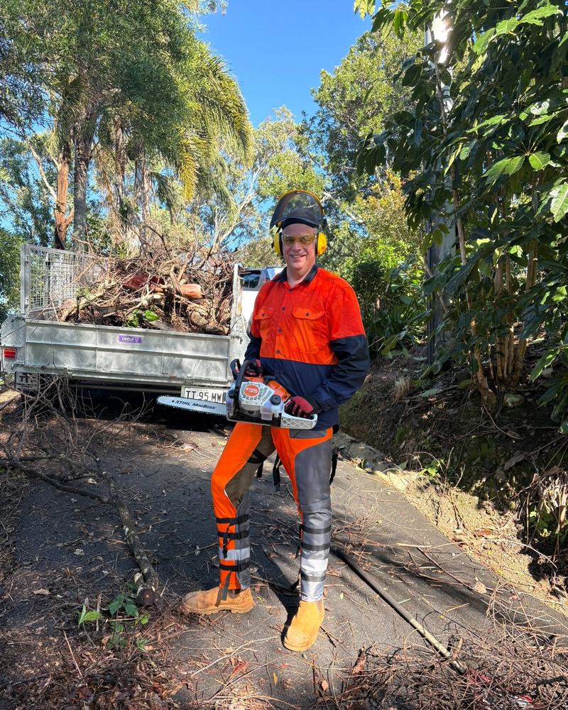 Construction Waste Removal in Byron Bay & Bangalow 5 Rowan Keast, owner of 427 Shift, in hi-vis on a job